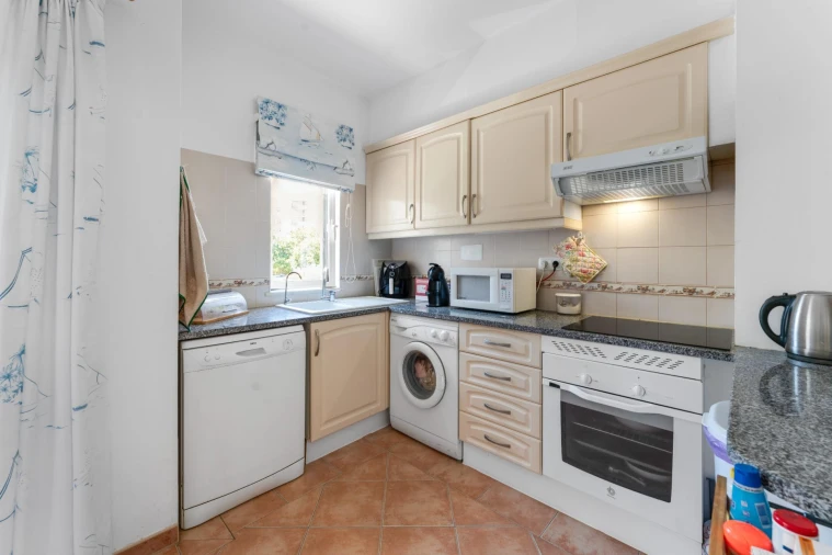 Apartamento T2 para Venda em Portimão Foto 8
