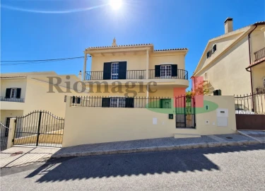 Moradia T3 para Venda em Alverca do Ribatejo e Sobralinho
