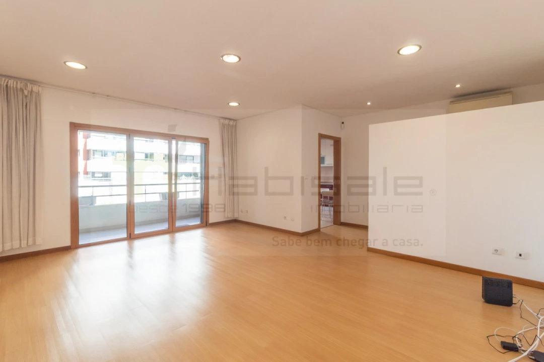 Apartamento T2 para Arrendamento em Odivelas Foto 10