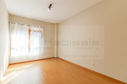 Apartamento T2 para Arrendamento em Odivelas