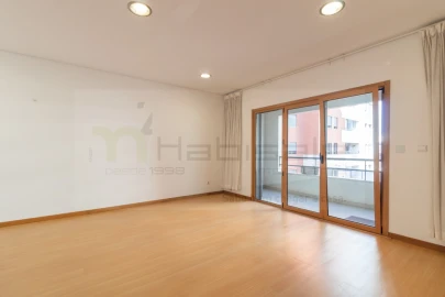 Apartamento T2 para Arrendamento em Odivelas