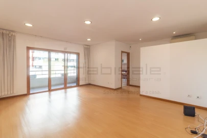 Apartamento T2 para Arrendamento em Odivelas