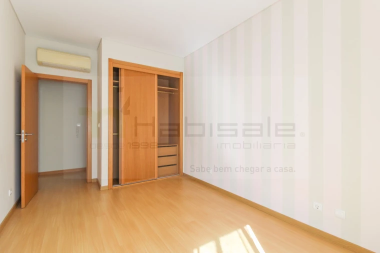 Apartamento T2 para Arrendamento em Odivelas Foto 14