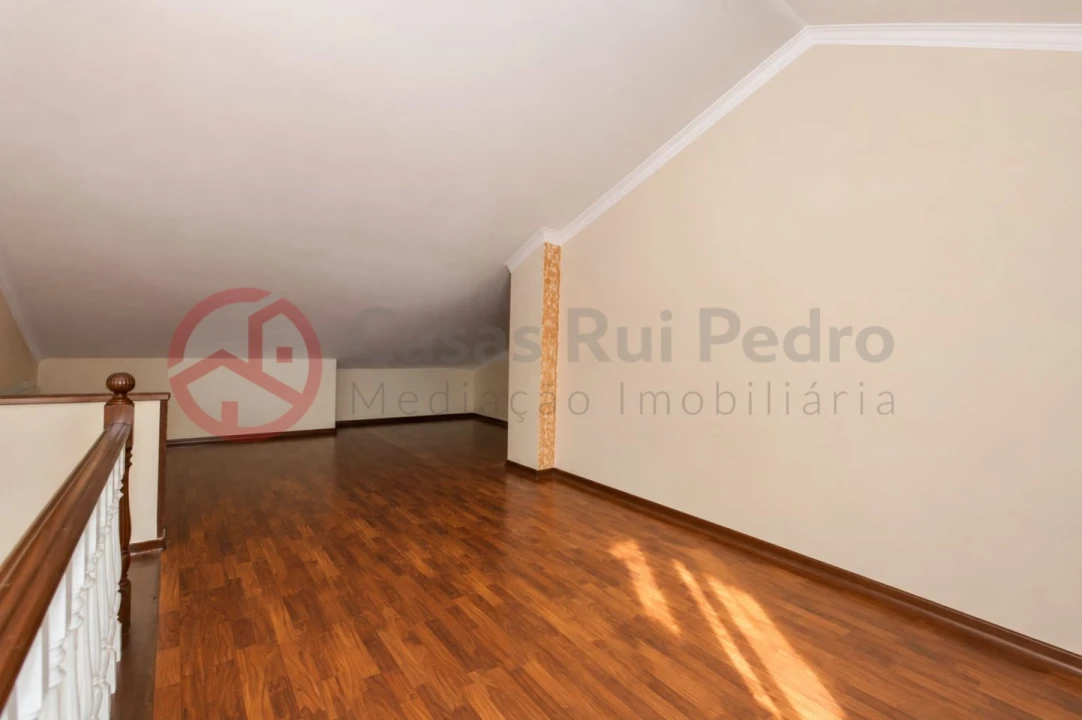 Moradia T3 para Venda em Laranjeiro e Feijó Foto 12