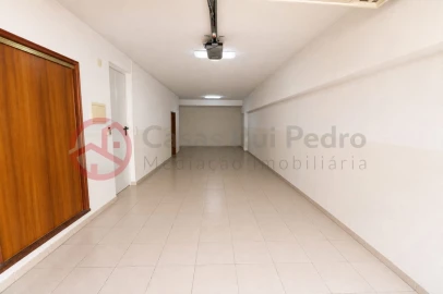 Moradia T3 para Venda em Laranjeiro e Feijó