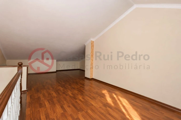 Moradia T3 para Venda em Laranjeiro e Feijó Foto 12