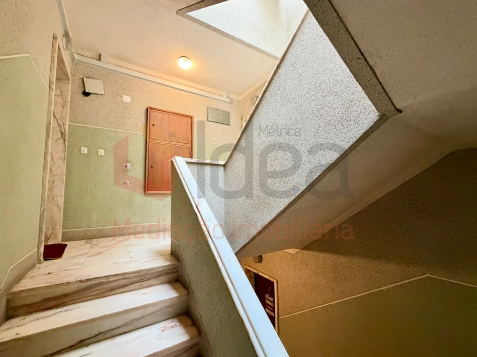 Apartamento T2 para Venda em Alfragide Foto 25