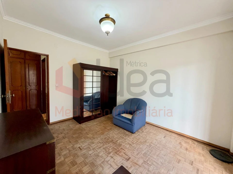 Apartamento T2 para Venda em Alfragide Foto 9