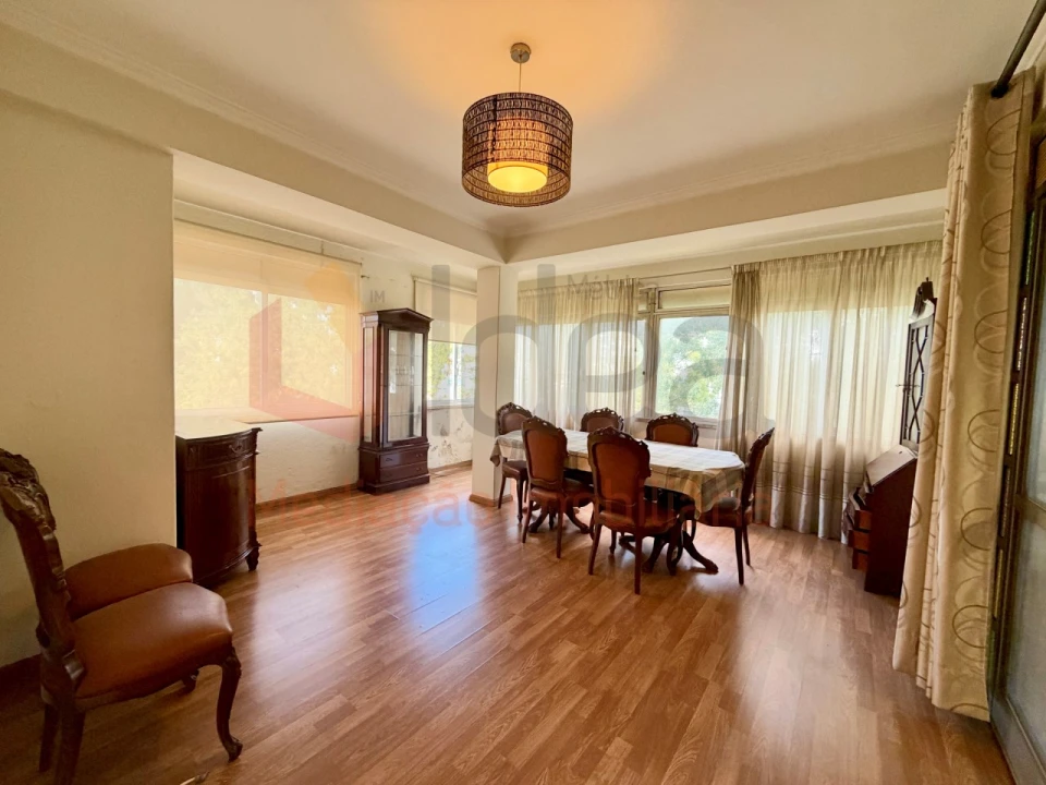Apartamento T2 para Venda em Alfragide Foto 1