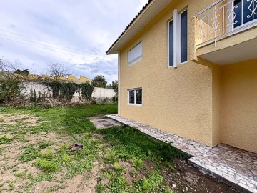 Moradia T3 para Venda em Santa Maria de Lamas