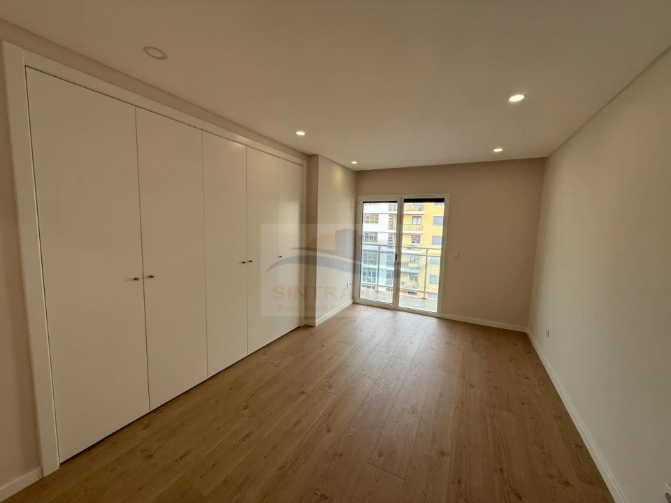 Apartamento T2 para Venda em Loures Foto 10