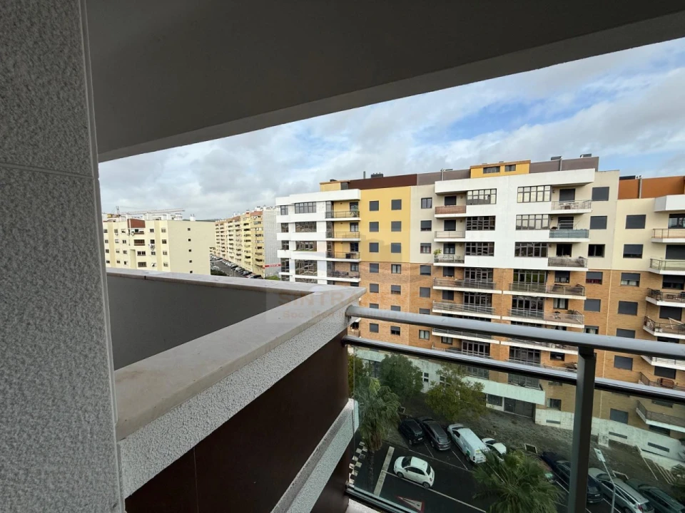Apartamento T2 para Venda em Loures Foto 16