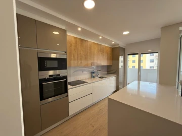 Apartamento T2 para Venda em Loures