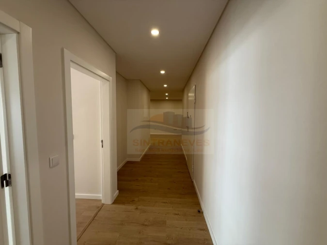 Apartamento T2 para Venda em Loures Foto 8