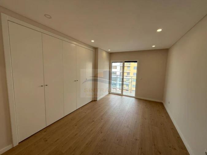 Apartamento T2 para Venda em Loures Foto 10