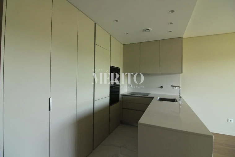 Apartamento T1 para Arrendamento em Barcelos, V.Boa, V.Frescainha Foto 4