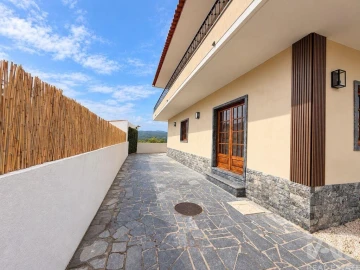 Moradia T4 para Venda em São João das Lampas e Terrugem