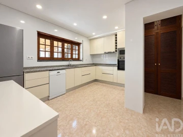Moradia T4 para Venda em São João das Lampas e Terrugem
