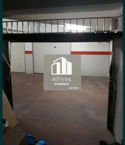Garagem para Venda em Costa da Caparica