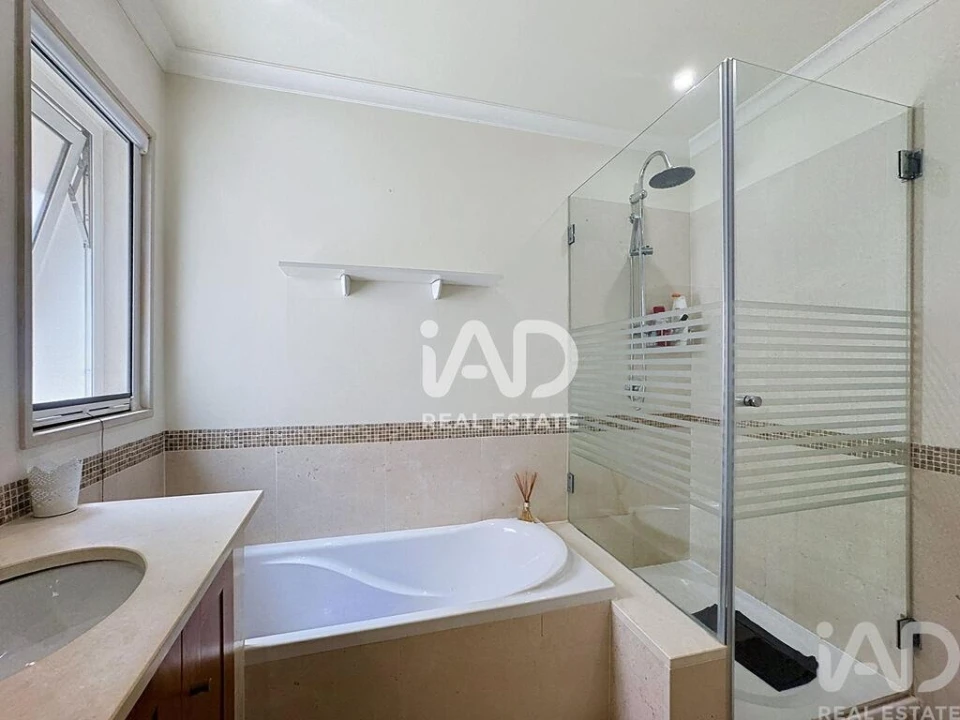 Apartamento T3 para Arrendamento em Quarteira Foto 13