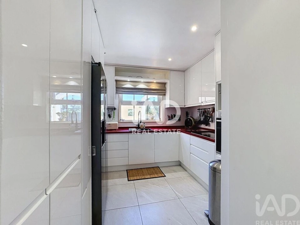 Apartamento T3 para Arrendamento em Quarteira Foto 17