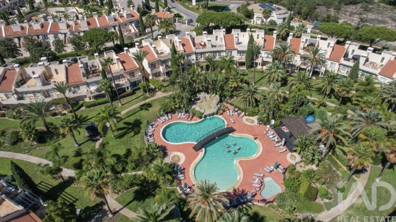 Apartamento T3 para Arrendamento em Quarteira Foto 1