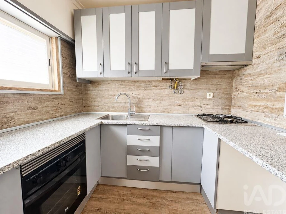 Apartamento T2 para Arrendamento em Alcabideche Foto 2