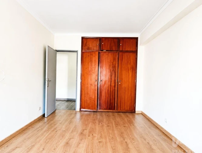 Apartamento T2 para Arrendamento em Alcabideche Foto 6