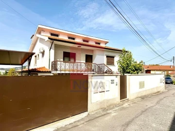 Moradia T6 para Venda em Soutelo