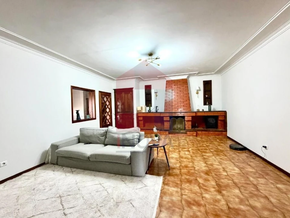 Moradia T6 para Venda em Soutelo Foto 8