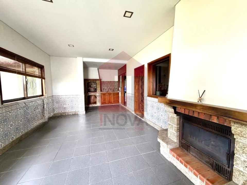 Moradia T6 para Venda em Soutelo Foto 3