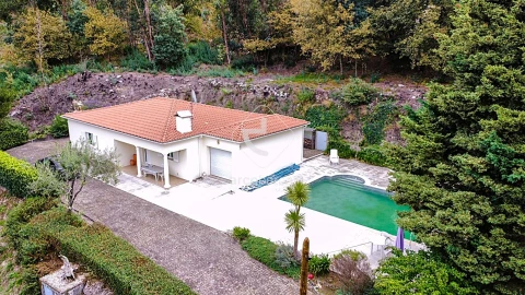 Moradia T3 para Venda em Bravães