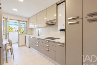 Apartamento T4 para Venda em Areeiro