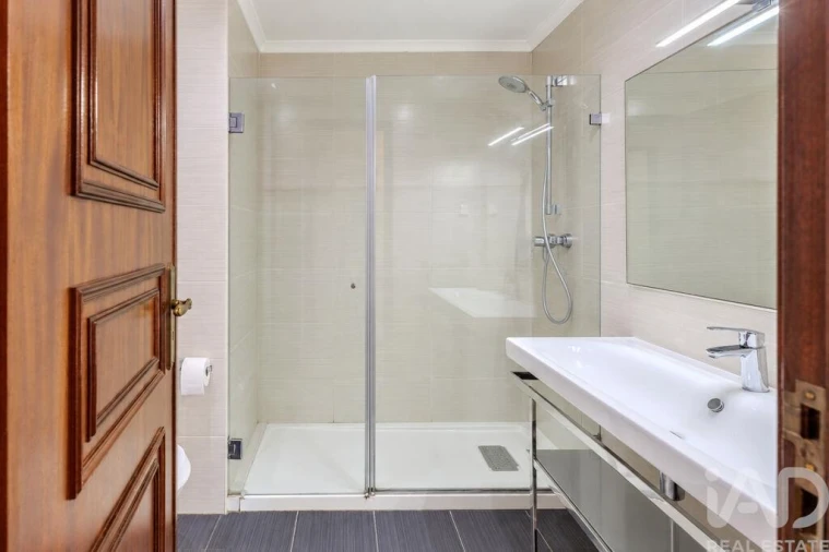 Apartamento T4 para Venda em Areeiro Foto 19