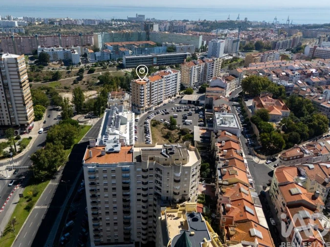 Apartamento T4 para Venda em Areeiro Foto 36