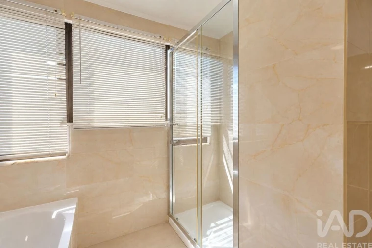 Apartamento T4 para Venda em Areeiro Foto 15
