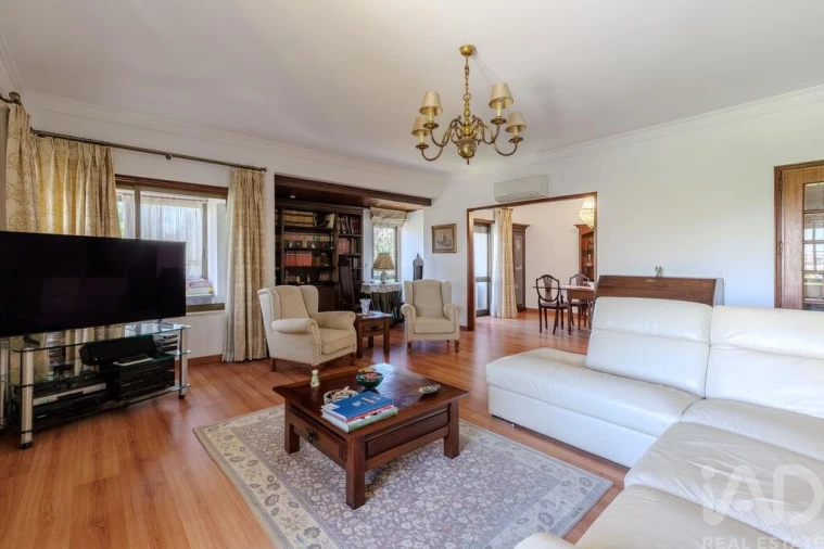 Apartamento T4 para Venda em Areeiro Foto 4