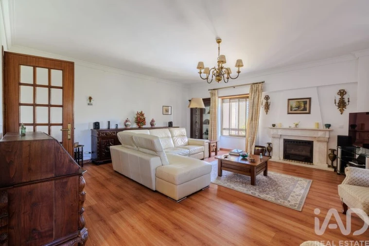 Apartamento T4 para Venda em Areeiro Foto 2