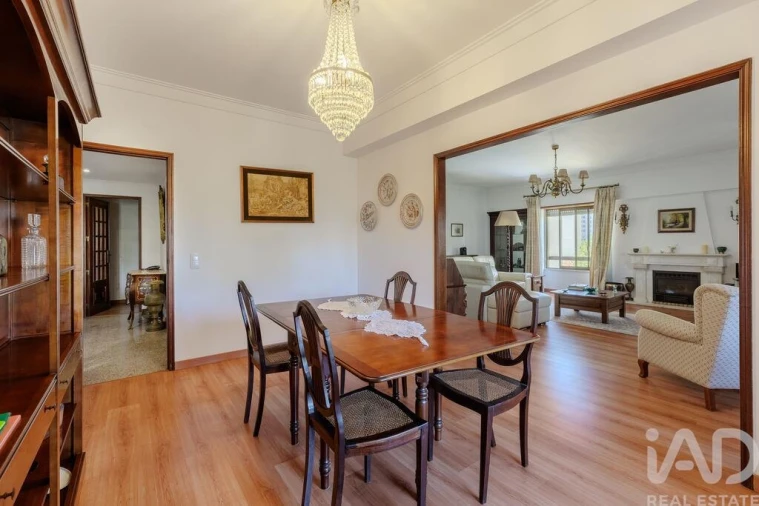 Apartamento T4 para Venda em Areeiro Foto 6