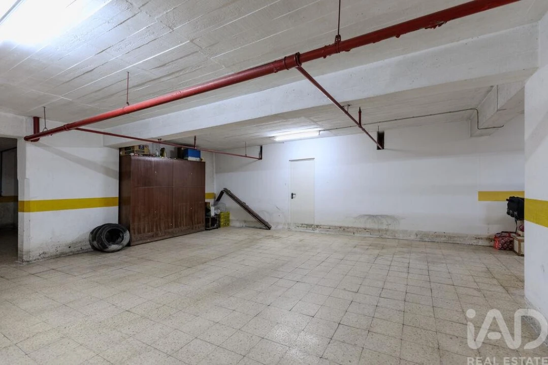 Apartamento T4 para Venda em Areeiro Foto 28