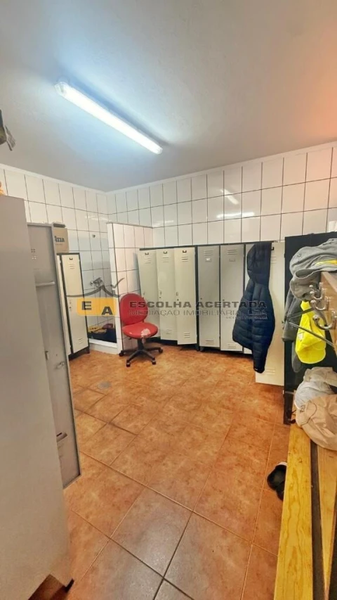 Armazém para Venda em Cidade da Maia