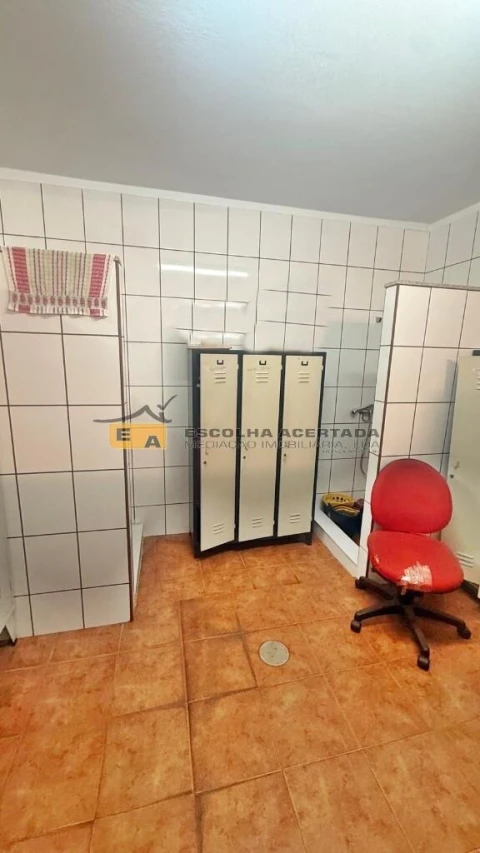 Armazém para Venda em Cidade da Maia