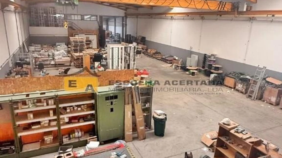 Armazém para Venda em Cidade da Maia