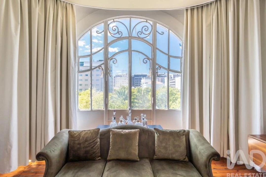 Apartamento T5 para Venda em Santo António Foto 4