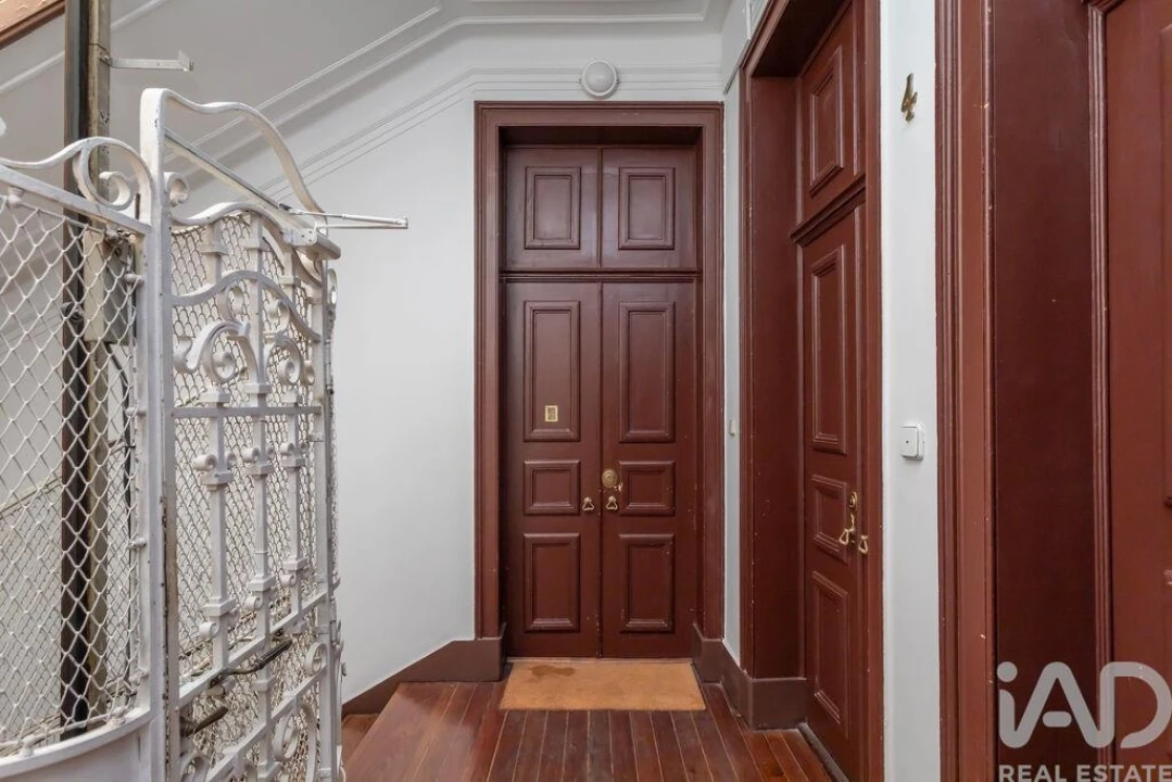 Apartamento T5 para Venda em Santo António Foto 38