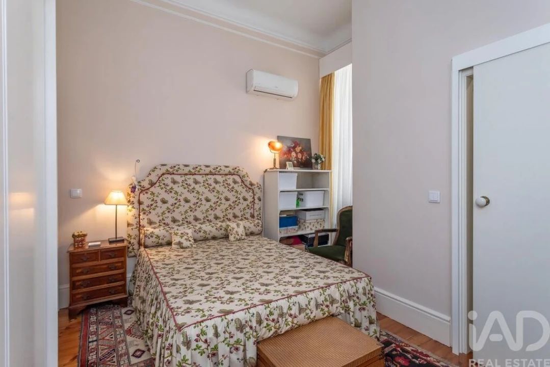 Apartamento T5 para Venda em Santo António Foto 16