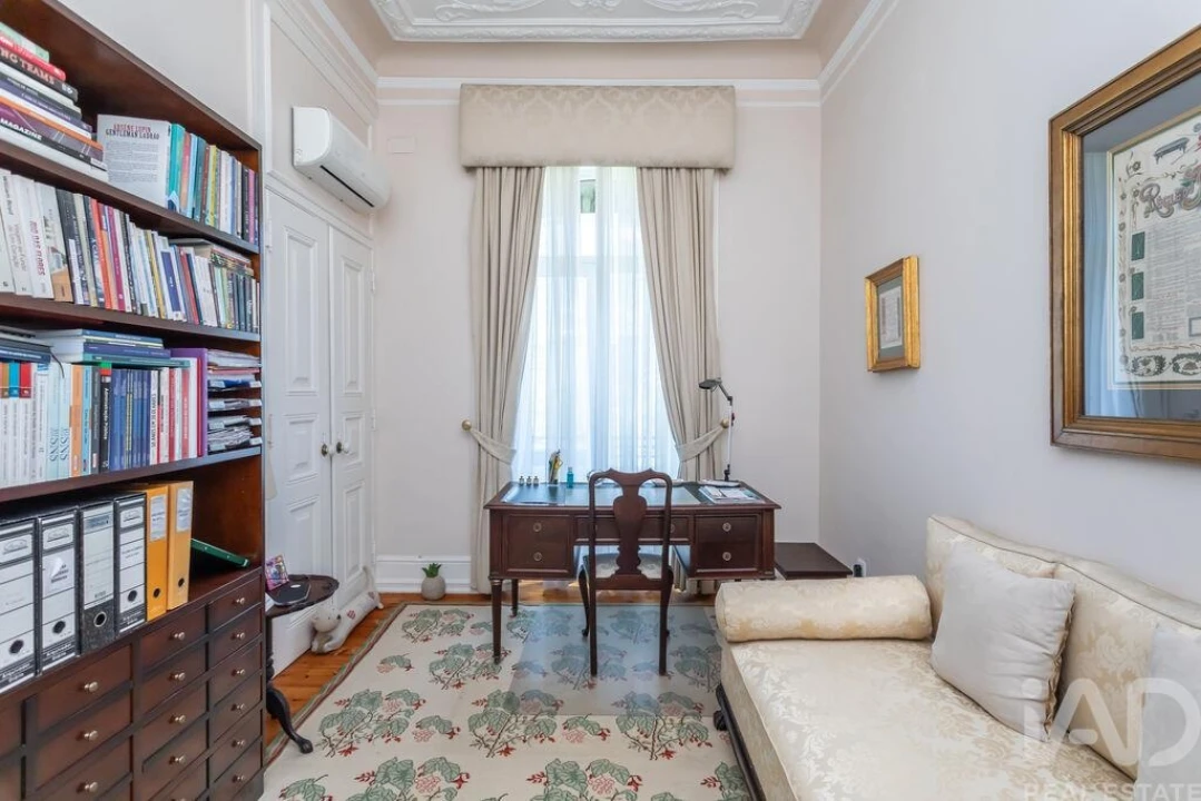 Apartamento T5 para Venda em Santo António Foto 8