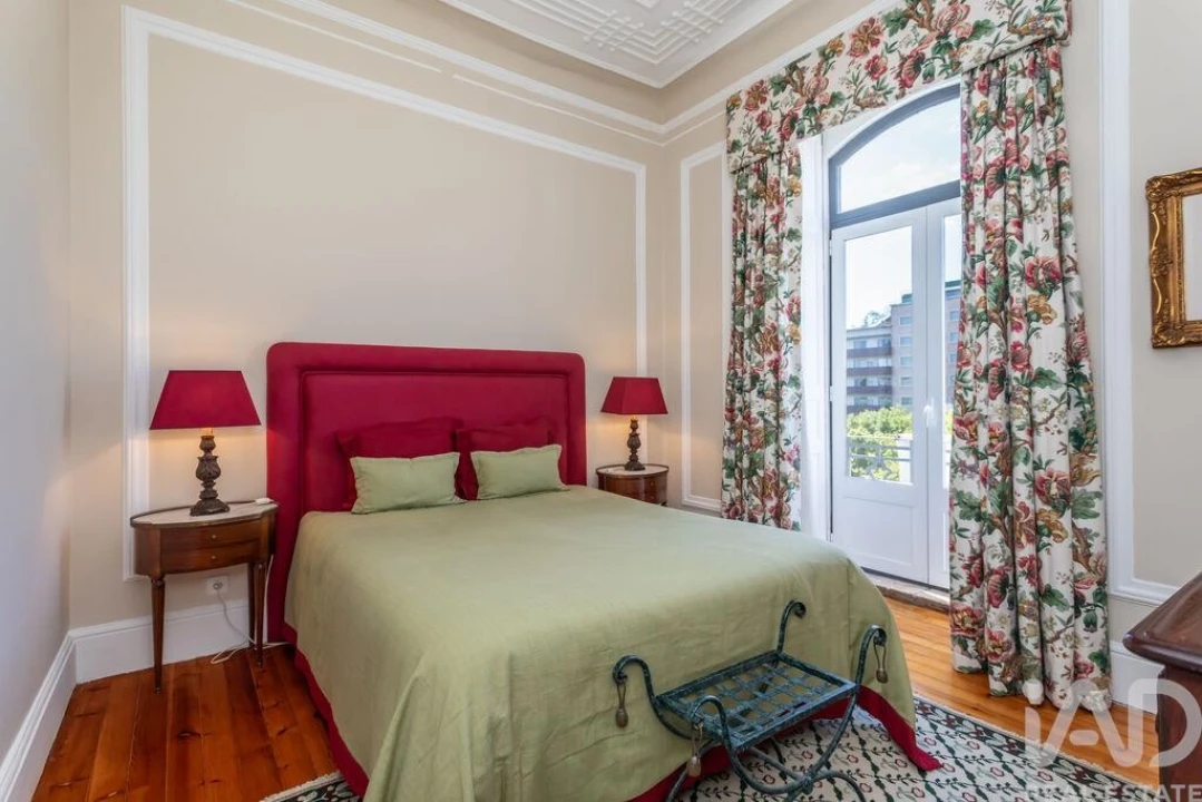 Apartamento T5 para Venda em Santo António Foto 10