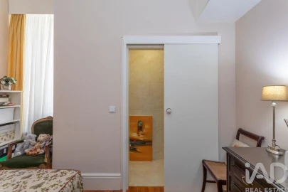Apartamento T5 para Venda em Santo António