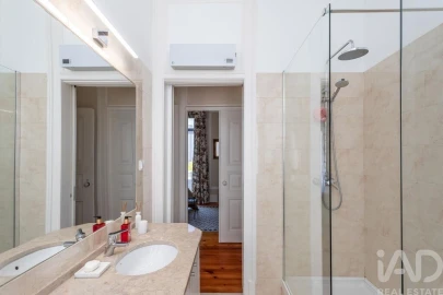 Apartamento T5 para Venda em Santo António